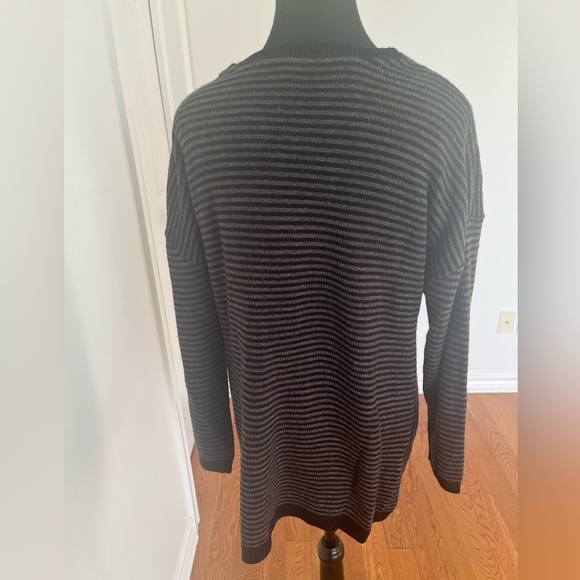 THYME V-Neck Striped Sweater - Picture 5 of 5